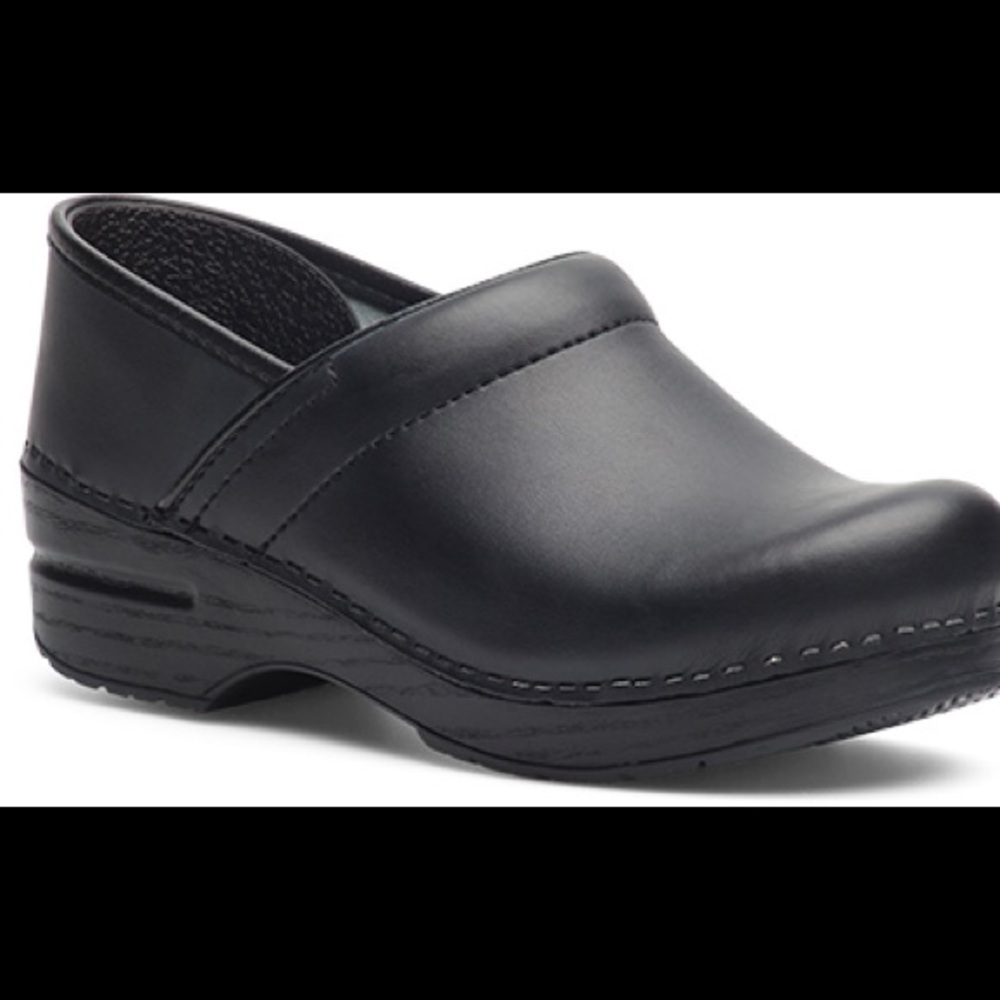 Black danskos